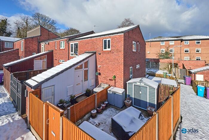 2 Bedroom Flat For Sale In Cavell Close, Woolton, L25