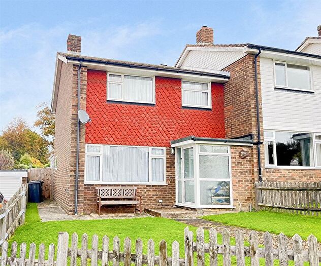 3 Bedroom End Of Terrace House For Sale In Holly Drive, Heathfield, TN21