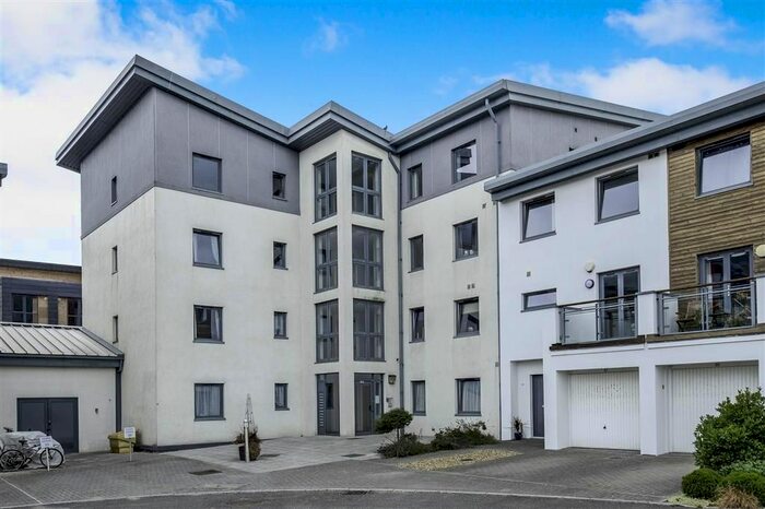 2 Bedroom Flat To Rent In St Catherines Court, Swansea, SA1