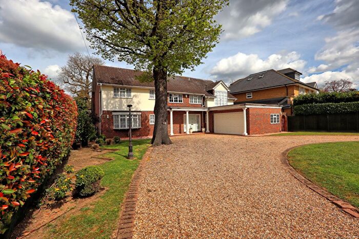 5 Bedroom Detached House For Sale In Ernest Road, Hornchurch, RM11