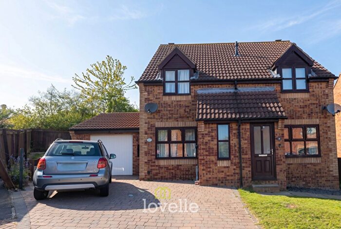 2 Bedroom Semi Detached House For Sale In Foxglove Gardens, Grimsby, DN34