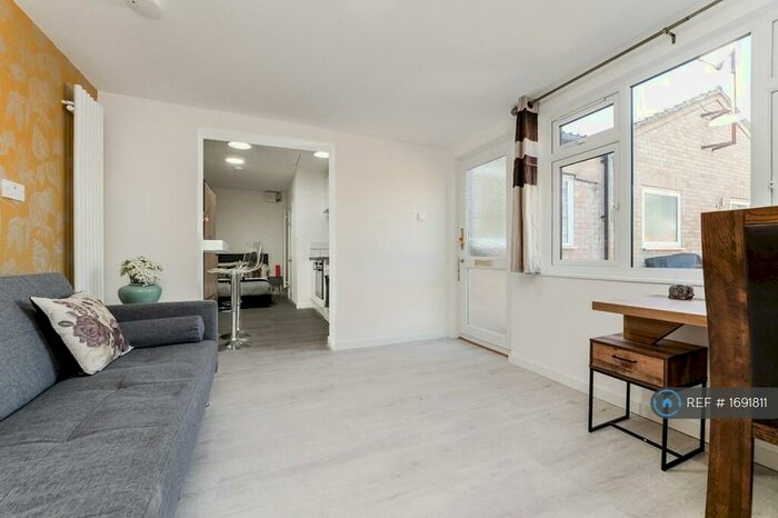 Studio To Rent In Ramsden Square, Cambridge, CB4