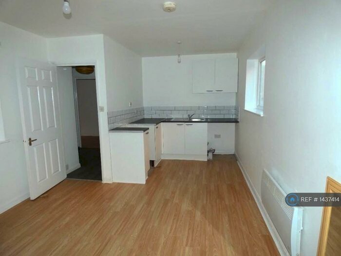 1 Bedroom Flat To Rent In Adam & Eve Street, Market Harborough, LE16