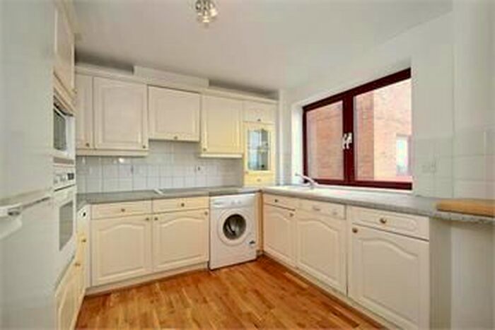 2 Bedroom Flat To Rent In Sailmakers Court, William Morris Way, London, SW6