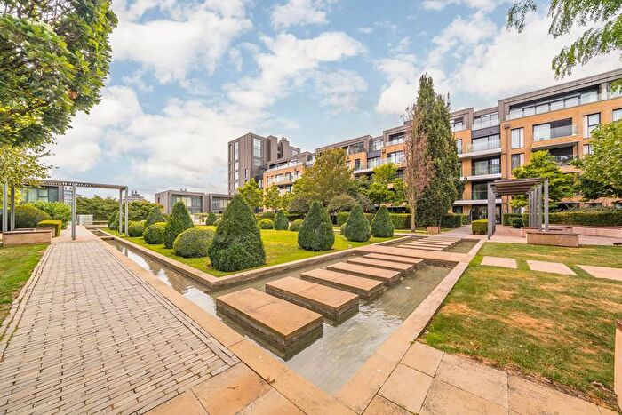 2 Bedroom Flat For Sale In Central Avenue, Fulham, SW6