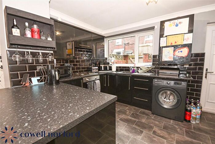 3 Bedroom Terraced House For Sale In Isabella Street, Syke, Rochdale, OL12