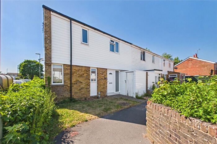 3 Bedroom End Of Terrace House For Sale In Mourne Close, Basingstoke, Hampshire, RG22