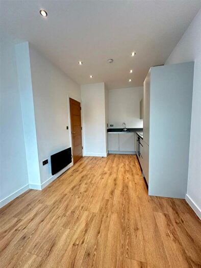 1 Bedroom Flat To Rent In Chalfont Park, Gerrards Cross, SL9