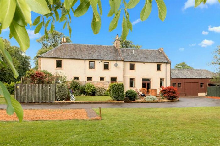 4 Bedroom Semi-Detached House To Rent In The Stables, Kinnaird House, Falkirk, FK2