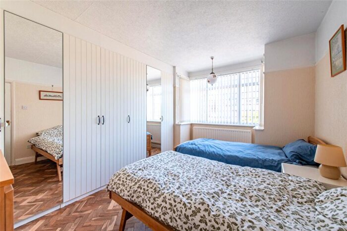 2 Bedroom Bungalow For Sale In Valley Drive, Gravesend, Kent, DA12