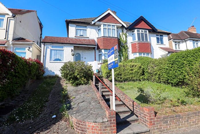 3 Bedroom Semi-Detached House For Sale In St. Andrews Road, Coulsdon, CR5