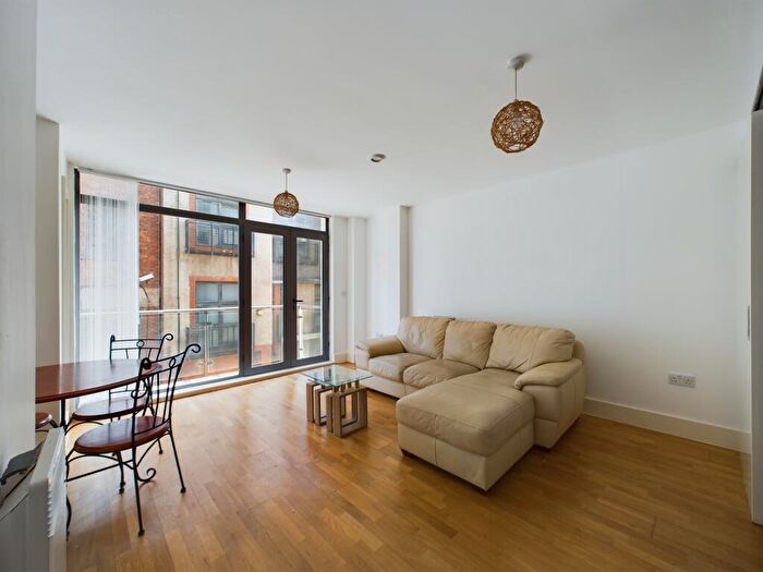 1 Bedroom Flat To Rent In The Circle, Henry Street, L1