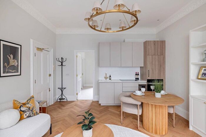 1 Bedroom Flat For Sale In Kensington Park Road, Notting Hill, London, W11