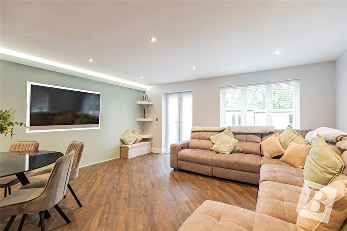 4 Bedroom End Terrace House For Sale In Braeburn Way, Basildon, Essex, SS14