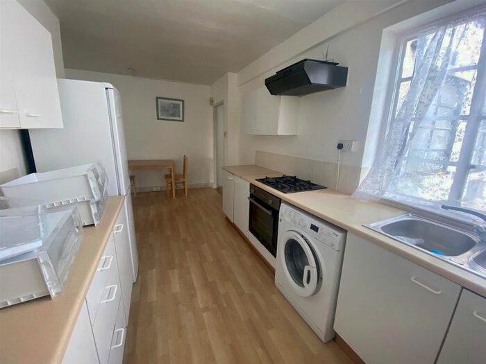 2 Bedroom Flat To Rent In London Road, Enfield, EN2