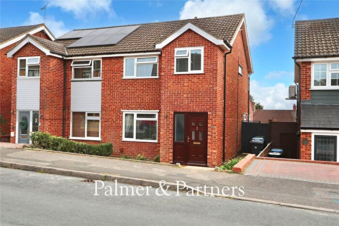 3 Bedroom Semi-Detached House For Sale In Chatsworth Crescent, Ipswich, Suffolk, IP2