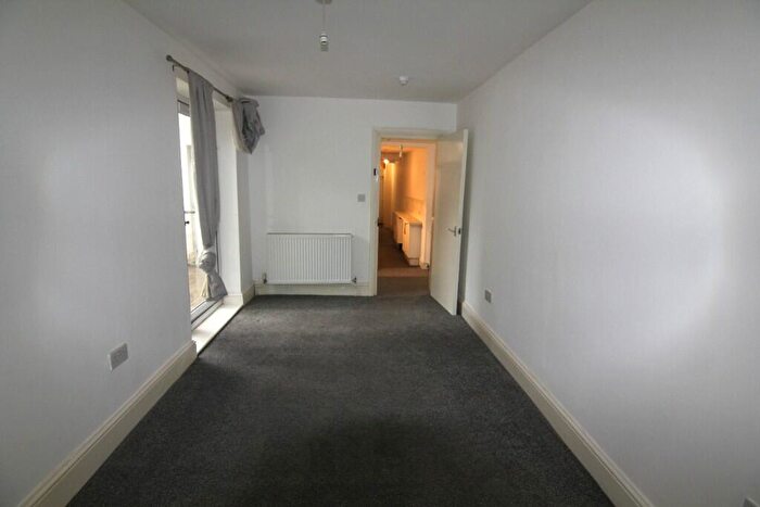 2 Bedroom Flat To Rent In Clarendon Villas, Hove, East Sussex, BN3