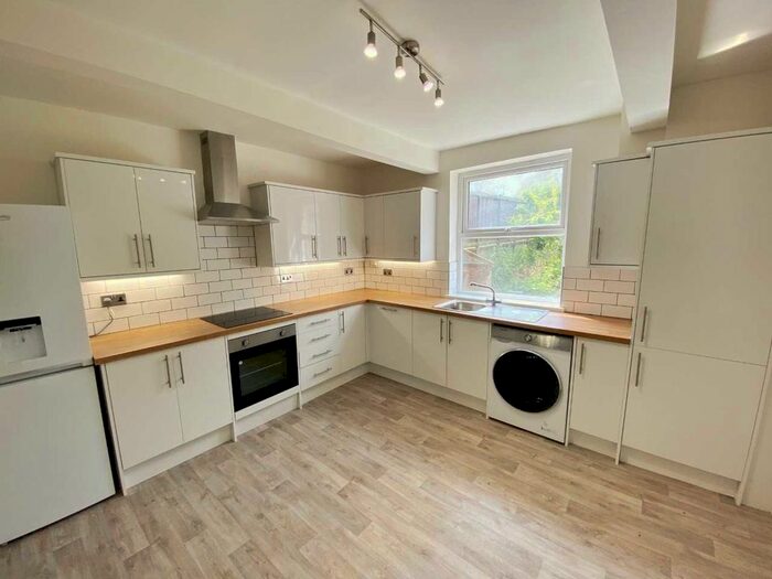 2 Bedroom Flat To Rent In Gell Street, Sheffield, South Yorkshire, S3