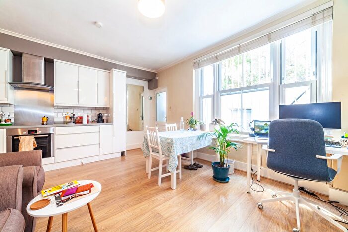 2 Bedroom Flat To Rent In Blythe Road, West Kensington, London, W14