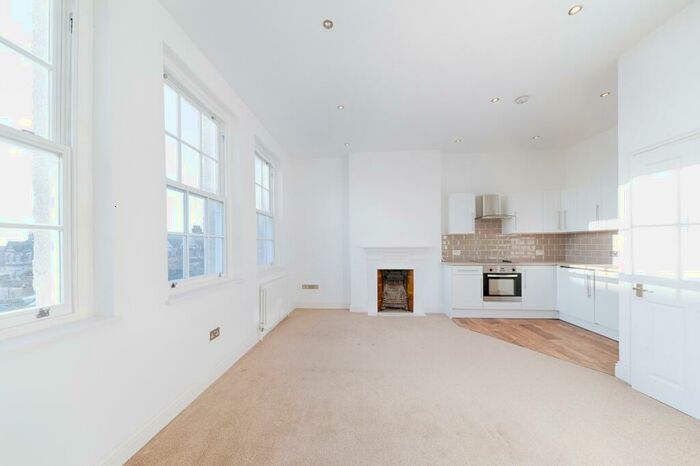 2 Bedroom Flat To Rent In Kings Parade, Okehampton Road, Kensal Rise, NW10