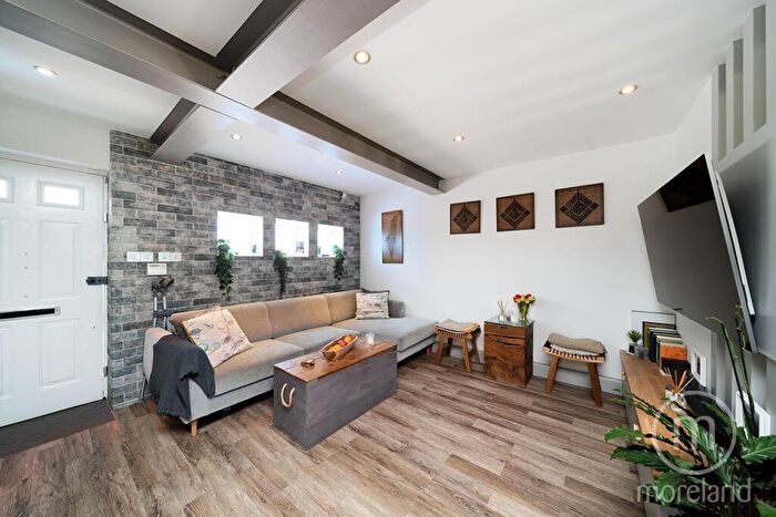 3 Bedroom End Of Terrace House For Sale In Compton Close, London, NW11