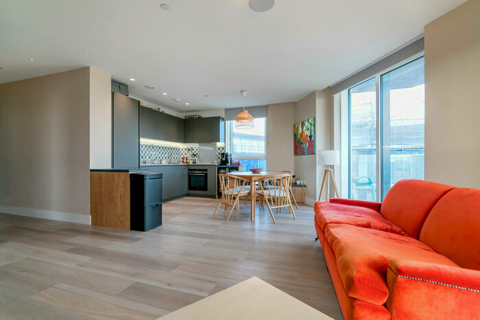 2 Bedroom Flat To Rent In Daneland Walk, London, N17