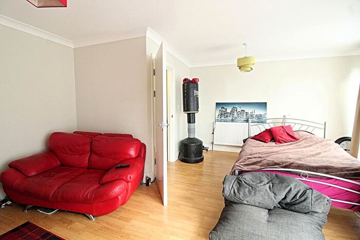 2 Bedroom Flat To Rent In The Grove, E15