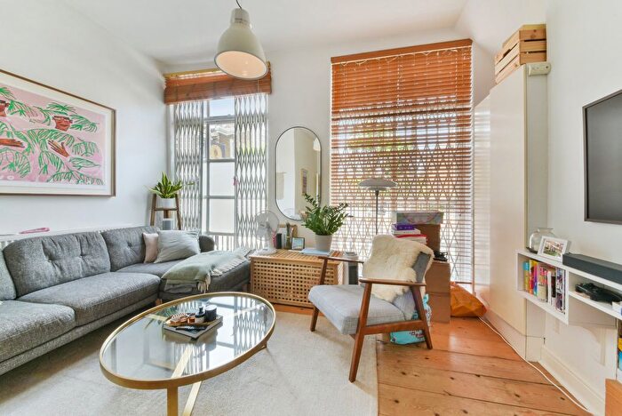 1 Bedroom Flat To Rent In Balcorne Street, South Hackney, London, E9