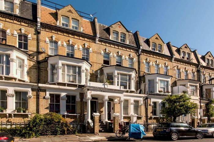 2 Bedroom Flat To Rent In Gwendwr Road, West Kensington, London, W14