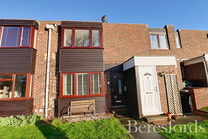 2 Bedroom Maisonette For Sale In Wood Dale, Great Baddow, CM2
