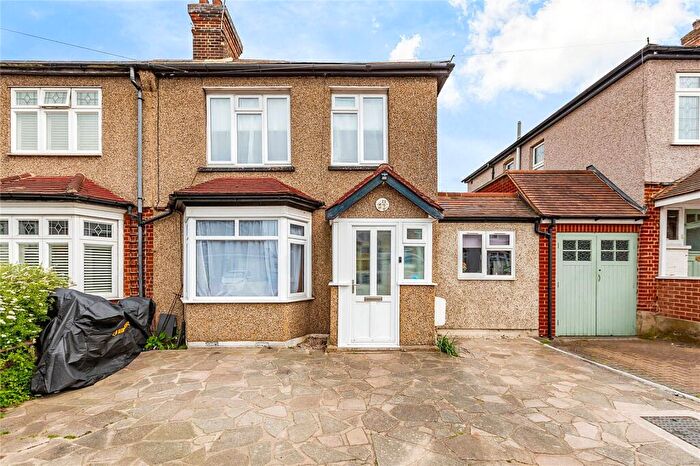 3 Bedroom Semi Detached House For Sale In Argyle Gardens, Upminster, RM14