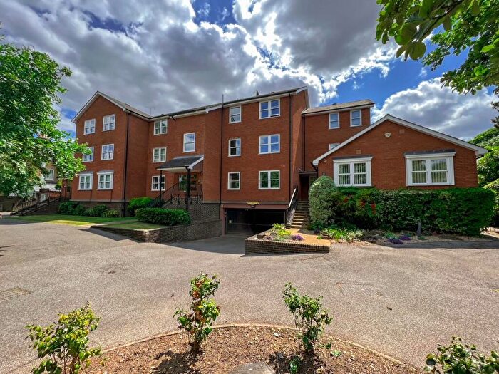 2 Bedroom Apartment For Sale In Palace Road, East Molesey, KT8
