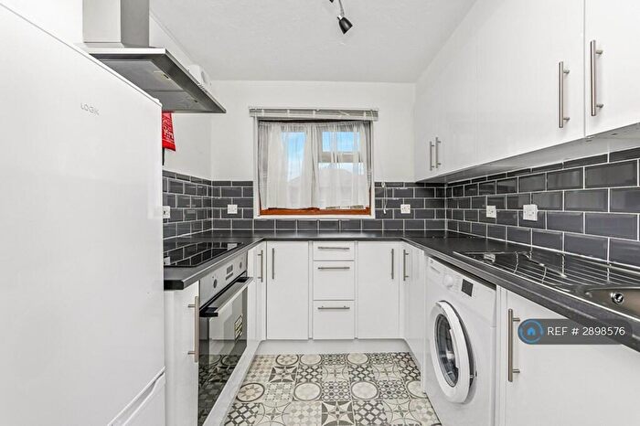 1 Bedroom Flat To Rent In Turnstone Close, London, E13