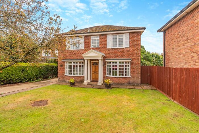 4 Bedroom Detached House For Sale In Burton Close, Wheathampstead, St Albans, AL4