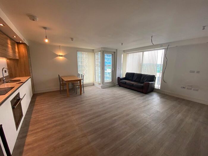 2 Bedroom Flat To Rent In Premier House, Station Road, The Hale, Edgware, Barnet, HA8