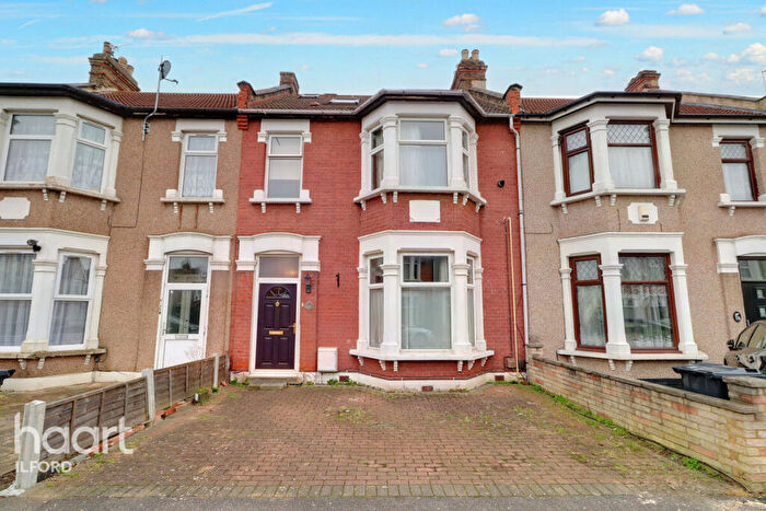 6 Bedroom Terraced House For Sale In Colenso Road, Ilford, IG2