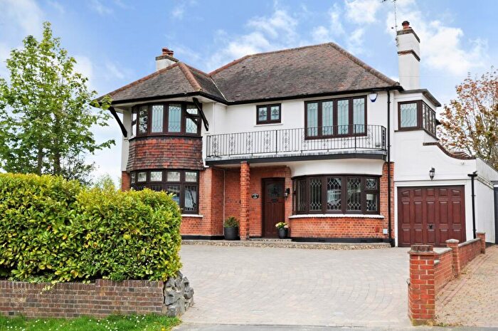 4 Bedroom Detached House For Sale In Chelmsford Road, Shenfield, Brentwood, CM15