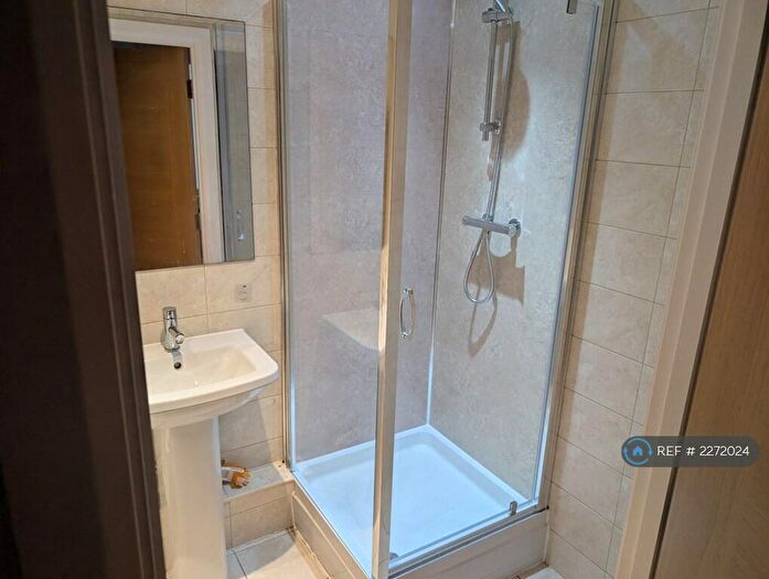 1 Bedroom Flat To Rent In Mann Island, Liverpool, L3