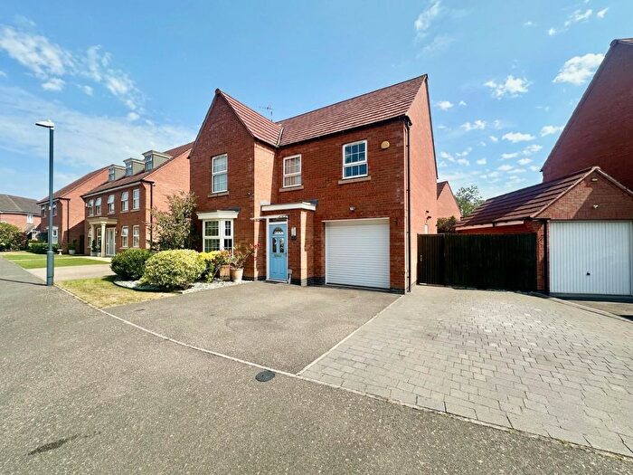4 Bedroom Detached House For Sale In Langlands Place, Rugby, CV23