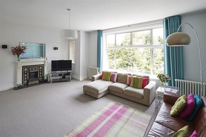 3 Bedroom Flat To Rent In Bromley Road, Shortlands, Bromley, BR2