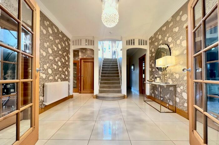 5 Bedroom Detached House For Sale In Nairn Road, Talbot Woods, Bournemouth, BH3