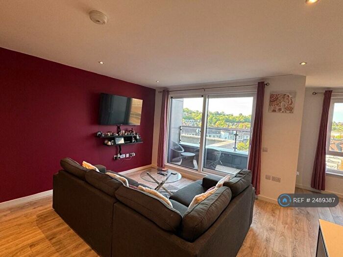 1 Bedroom Flat To Rent In High Street, Purley, CR8