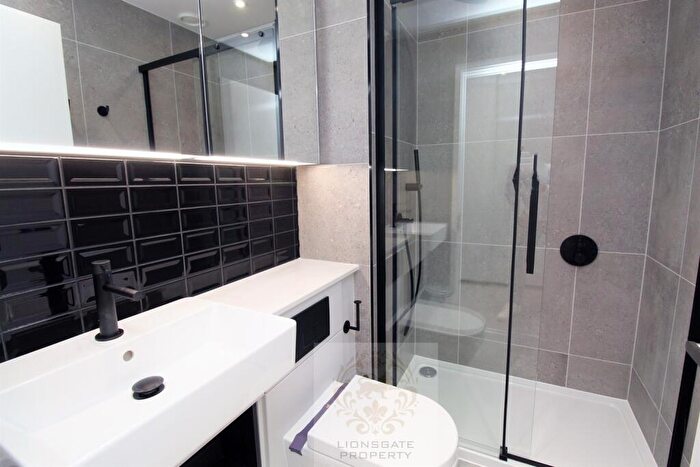 2 Bedroom Apartment To Rent In Hawksbury Heights, Hewson Way, London, SE17