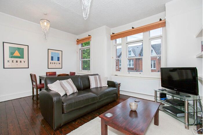 1 Bedroom Flat To Rent In Glengarry Road, SE22