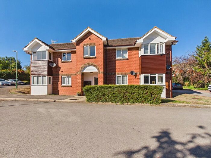 1 Bedroom Apartment For Sale In Sycamore Close, Bourne End, Buckinghamshire, SL8