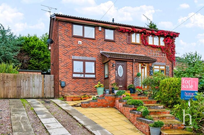 3 Bedroom Semi Detached House For Sale In Lynnbank, Prenton, CH43