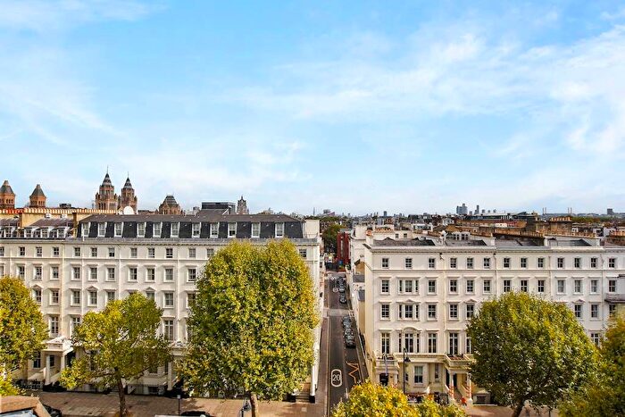 2 Bedroom Flat To Rent In Queen's Gate, London, SW7