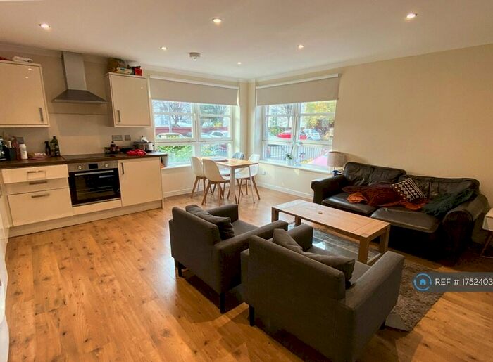 4 Bedroom Flat To Rent In Blandfield, Edinburgh, EH7