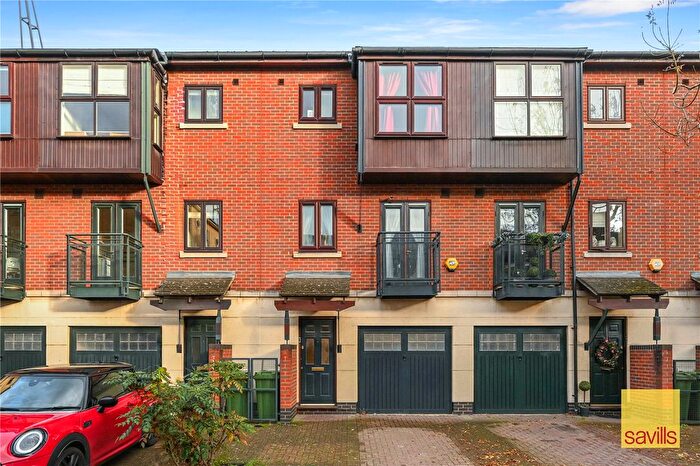 4 Bedroom Terraced House For Sale In Fairfax Mews, Newham, London, E16
