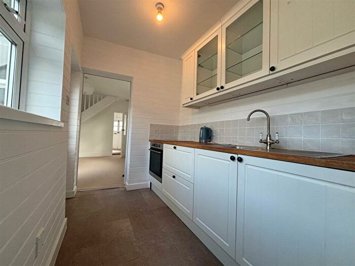 2 Bedroom End Of Terrace House To Rent In Tennyson Road, Yarmouth, PO41